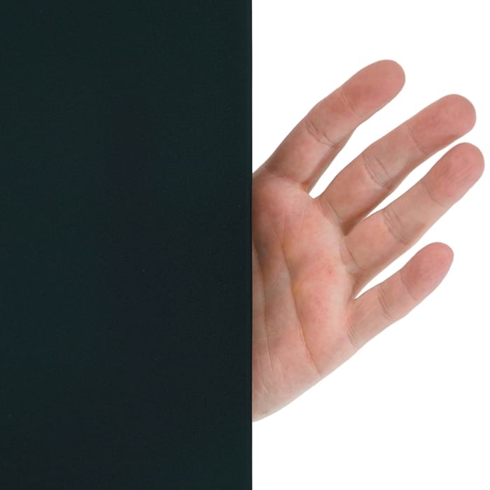 Na zdjęciu widać lamelę zieloną spawalniczą i rękę, która jest niemal nie widoczna przez materiał